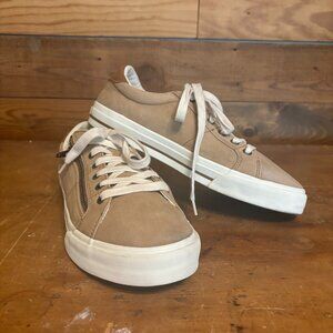 Taos Sneakers Women's Size 9